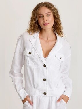 XCVI
BALTAZAR LINEN PLEATED JACKET
 In White
